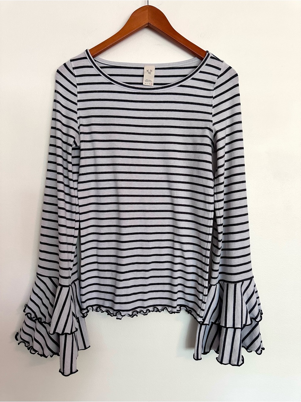 We The Free Black & White Striped Ruffle-Sleeve Long Sleeve Tee Size Large